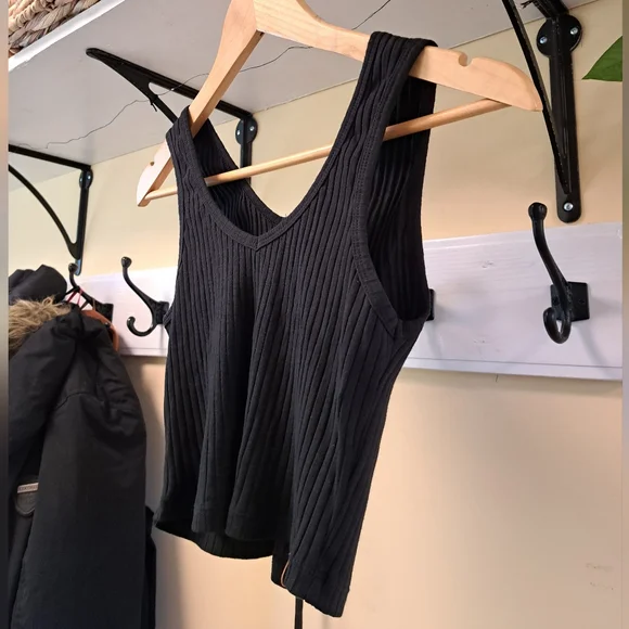 Tentree Cropped Tank - Picture 4 of 6